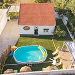 Refúgio Barcas Ferienhaus Lourinhã